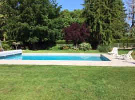 LES PORTES DE BOURGOGNE，位于Serbonnes的酒店
