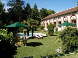 Hotel Les Bellugues，位于圣让迪加尔的酒店