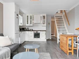 Entire modern home in Stockholm Kista - suitable for five persons，位于斯德哥尔摩的别墅