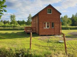 JEZIORAKI Uroczy domek i sauna 400m od jeziora Nowa Jedlanka，位于Jedlanka Nowa的酒店