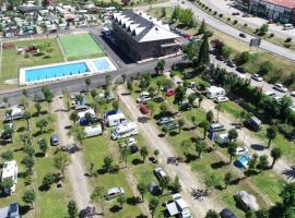 Sabiñanigo Camp & Hotel，位于沙比纳尼哥的酒店