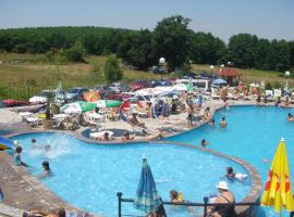 Hotel Complex Livadite，位于Debrashtitsa的酒店