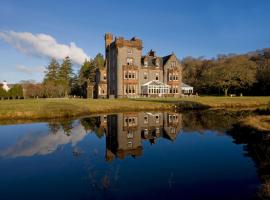 Isle of Eriska Hotel Spa & Island，位于Benderloch的带按摩浴缸的酒店