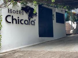 Hotel Chicala salgar，位于Puerto Salgar的带泳池的酒店