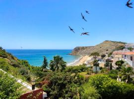 Stunning sea view apartment in Burgau #1897，位于布尔高的酒店