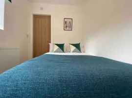 Cozy Self-Contained Suite with Own Entrance