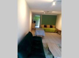 Petit gîte ou chambre d'hôtes 2/4 personnes，位于Buffières的酒店