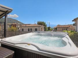 Villa Donne del Lago Valentina，位于萨罗的酒店