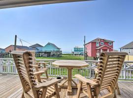 Ocean-View Crystal Beach Home with Wraparound Deck，位于Crystal Beach的酒店