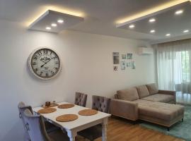 Sunshine Resort Turquoise Apartman，位于扎马迪的度假村