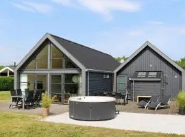 12 person holiday home in Hadsund