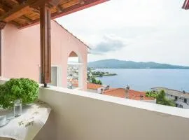 2 bedrooms appartement at Neos Marmaras 500 m away from the beach with sea view and enclosed garden