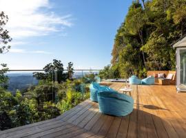 Tree-top luxury in the Waitakere Ranges，位于奥克兰的度假屋