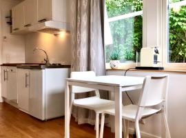 Lovely studio in the citycenter of Sigtuna，位于锡格蒂纳的低价酒店