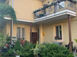 名人酒店，位于卡缅涅茨-波多利斯基的浪漫度假酒店