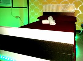 Cabanatuan City PNY Transient INN 2，位于甲万那端的酒店