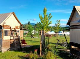 Les Lodges de la ViaRhôna - Tentes Lodges，位于Virignin的露营地