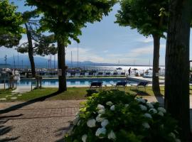 Villaggio Turistico dei Tigli，位于加达湖畔帕登赫的度假园