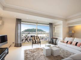 BELLA VISTA LUXURY APARTMENT. BAY VIEWS. PARKING，位于圣塞瓦斯蒂安的Spa酒店