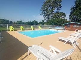 Camping des Papillons，位于Lalizolle的酒店