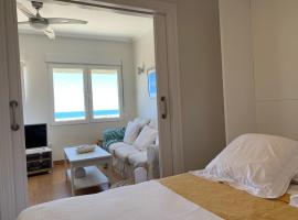 Apartamento Canaleta Aitana frente al mar，位于蓬塔翁布里亚的海滩短租房
