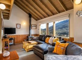 Banjo 4 Two Bedroom with Loft real fireplace and mountain views，位于斯瑞德伯的住所