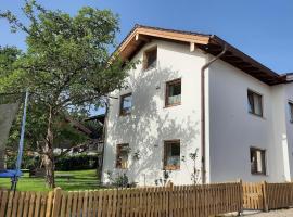 Ferienwohnungen Herbst，位于Obing的酒店