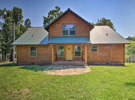 RuKaRaSa Cabin with Yard and Dock at Grand Lake，位于Eucha的酒店