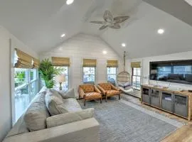 Ocean Grove Apt with Balcony 1 Block to the Beach!