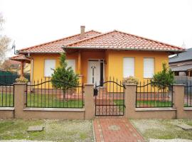 Holiday Home Balatonmariafurdo 17，位于鲍洛通凯赖斯图尔的酒店