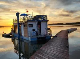 Houseboat Izabela