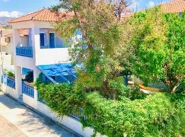 Blue Seaside Spacious Maisonette