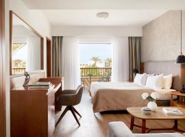 Minoa Palace Resort，位于普拉塔尼亚斯的浪漫度假酒店
