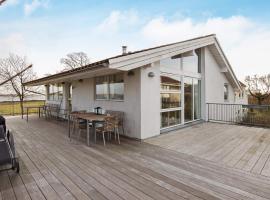 12 person holiday home in Haderslev，位于Årøsund的度假屋