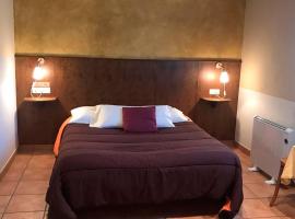 HOTEL FAMILIAR BAGA，位于巴加的酒店