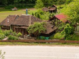 Mikin vajat i ribnjak Korenita, Loznica，位于洛兹尼察的露营地