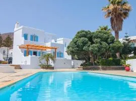 Two Coasts Villa w/Pool & 150m from the beach