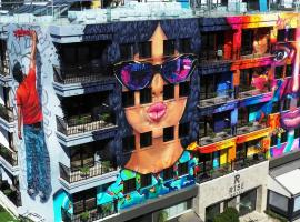 Rise Street Art Hotel，位于拉纳卡的酒店