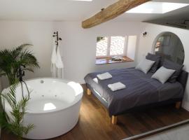 04A2 - Paradise Love In Provence - le loft étoilé - spa privatif，位于Reillanne的酒店