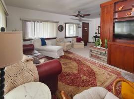 Huge historic, w/large yard & close to beach