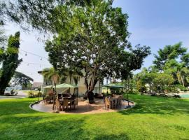 Estancia De Lorenzo Tarlac，位于丹辘的酒店