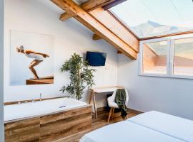 Hotel Camino de las Estrellas，位于Serranillos的酒店