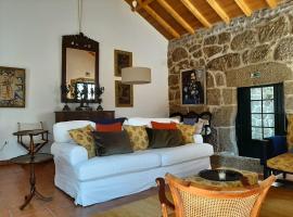 Beautiful house and garden at Serra da Estrela, perfect for groups and families，位于戈韦阿的度假屋