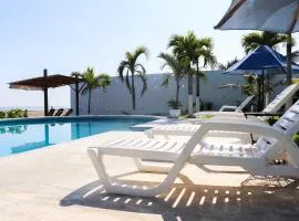 Hotel Lunazul In Costa Esmeralda