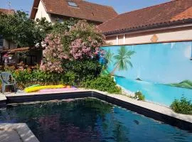 Appart indépendant, 1 lit deux personnes et 1 appoint Piscine Jardin Direct Gare Aéroport et jardin