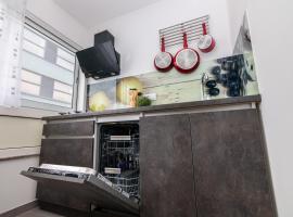 APARTMENT NEVERA，位于里耶卡的酒店