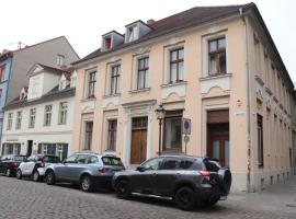 Ferienwohnung Luise，位于波茨坦的带停车场的酒店