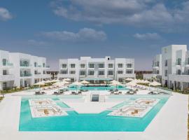 Tanoak Resort，位于艾因苏赫纳的酒店