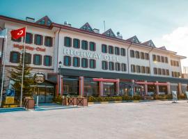 Highway Otel，位于Elmalık的酒店