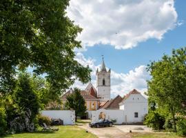 Ambrožův dvůr，位于Pouzdřany的酒店
